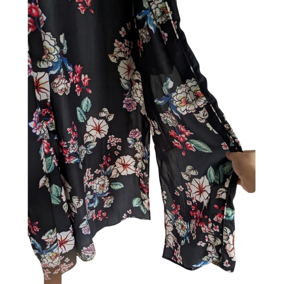 Revamped Black Floral Long Sleeves Cover Up Size S/M - Picture 6 of 9